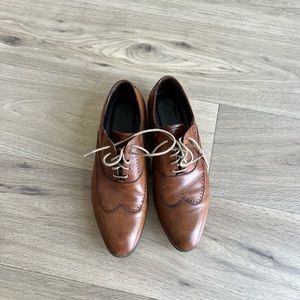 Size 10 barely worn, don’t need
